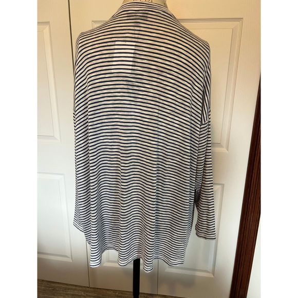 NWT Bobeau Striped Cardigan with Front Tie Blue & White Stripes 1X - Picture 5 of 8